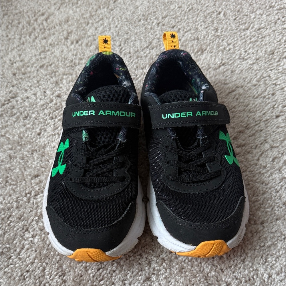 Under Armour Kids' Black and Orange Sneakers, size 1.5